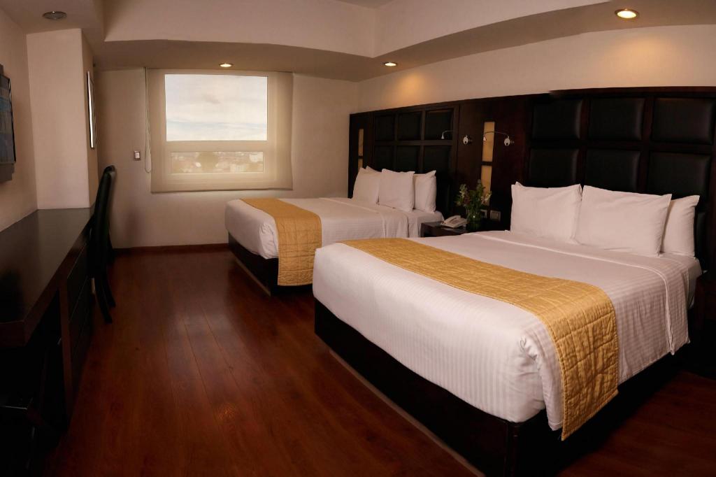 room, 2 queen beds