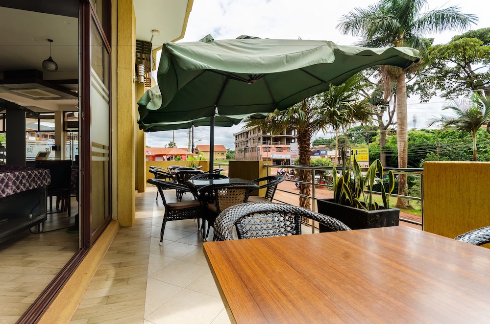 HILLSIDE PLAZA HOTEL 48/66