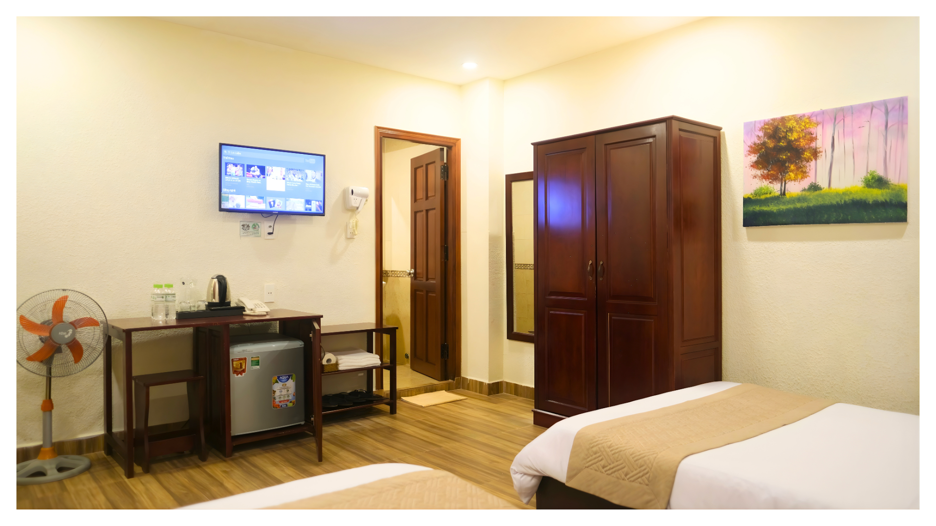 Basement, Quadruple, 2 Double Beds, No Window