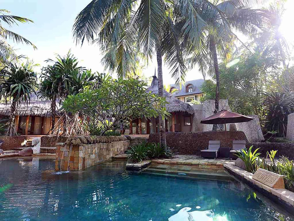 Novotel Lombok Resort and Villas 1/80