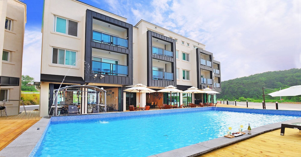 Buan Glories Pension 3/41