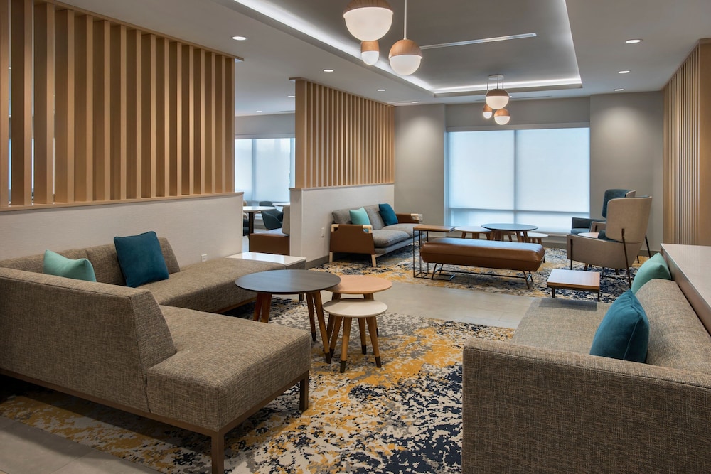 TownePlace Suites Portland Airport ME 14/30