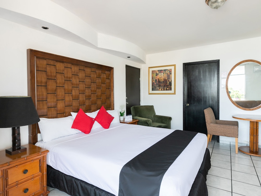 Zona Dorada Inn 27/50