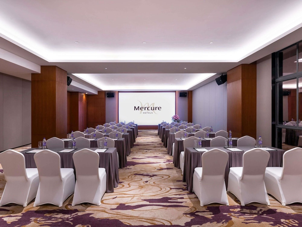 Mercure Shenzhen Pinghu 66/72