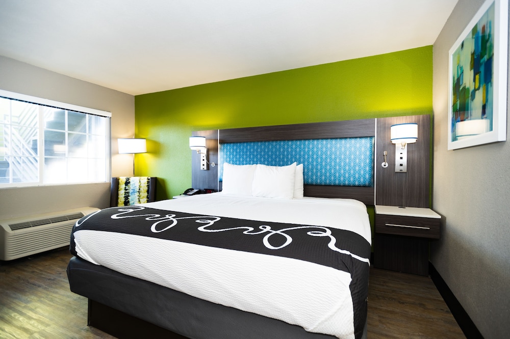 Surestay Plus Hotel By Best Western Point Richmond 14/37