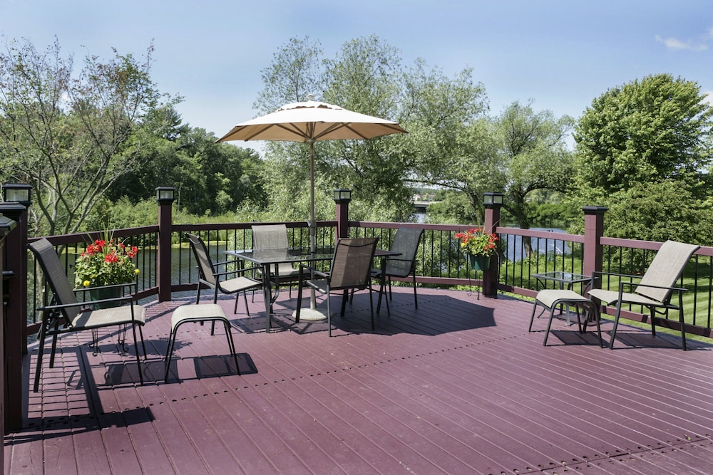 Best Western Spooner Riverplace 2/33