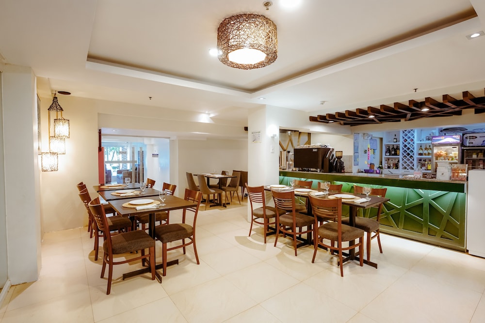 Emerald Boutique Hotel 46/55