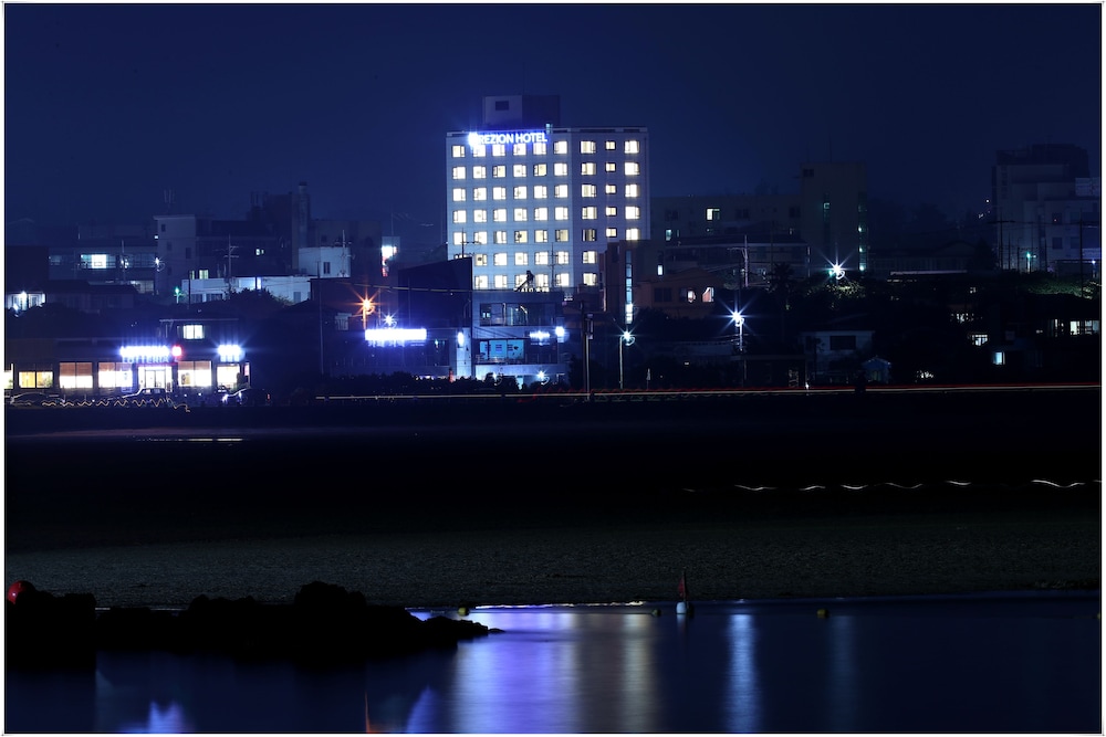 Rezion Tourist Hotel 35/44