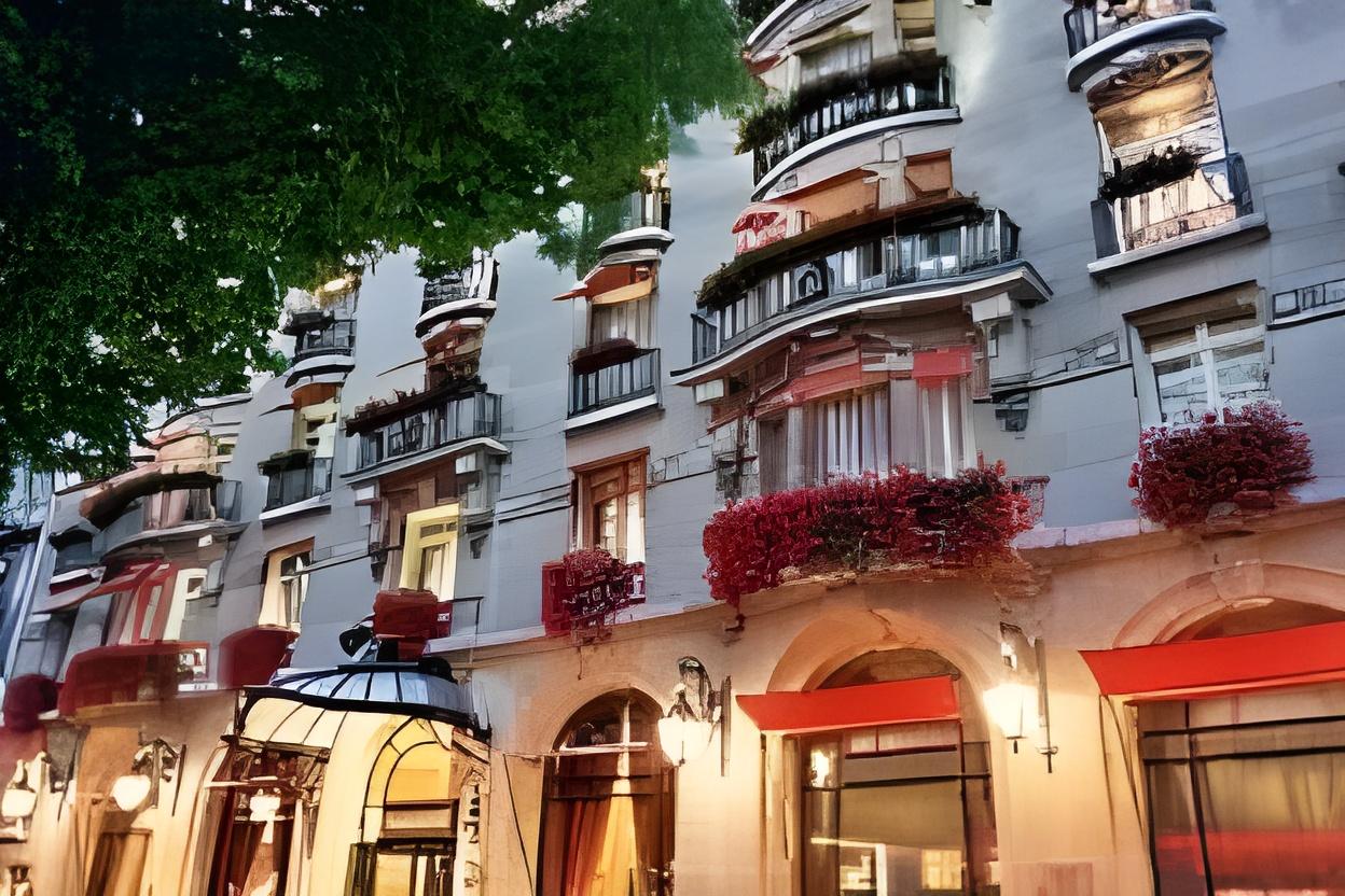 Hotel Plaza Athenee in PARIS