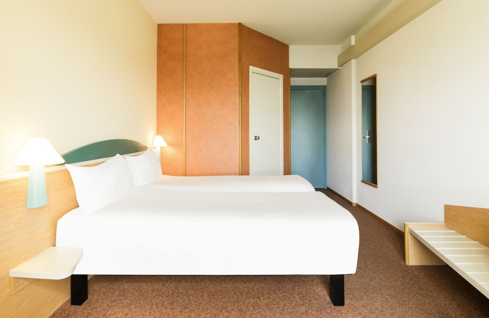 Ibis Florence North Airport Hotel 28/65