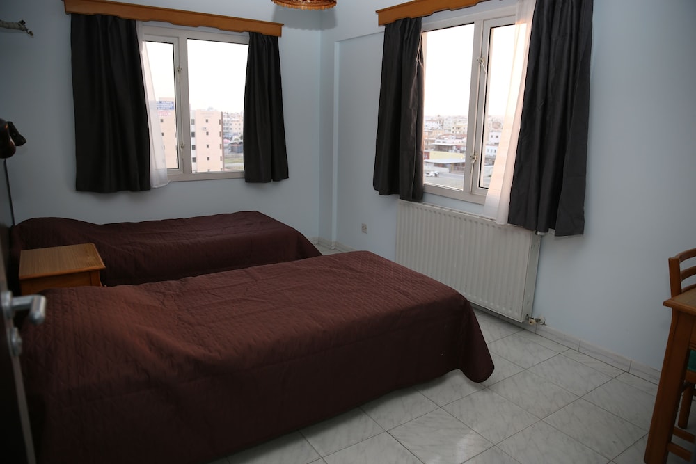 Alora Apartments 7/50