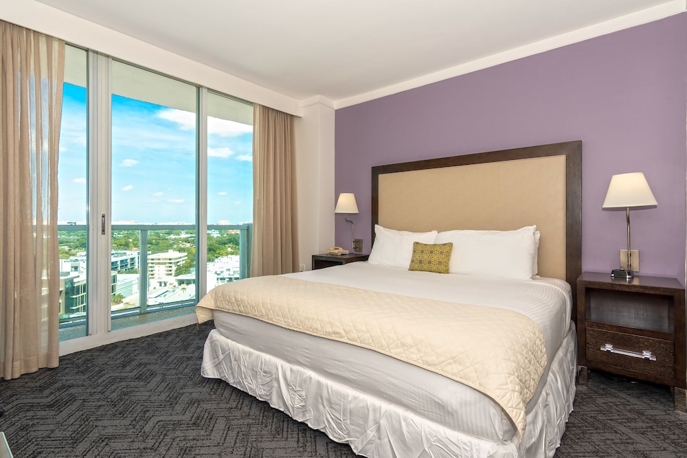 1 BEDROOM, CONDO, DELUXE