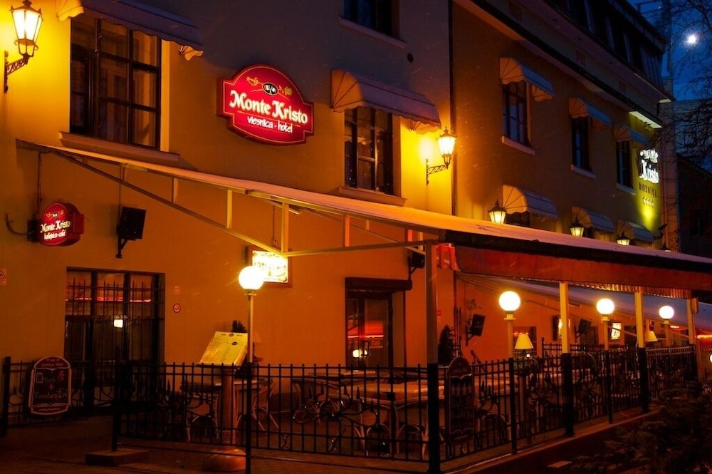 Monte Kristo Hotel 5/95