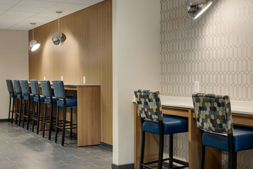 Microtel Inn Suites By Wyndham Gambrills 32/50