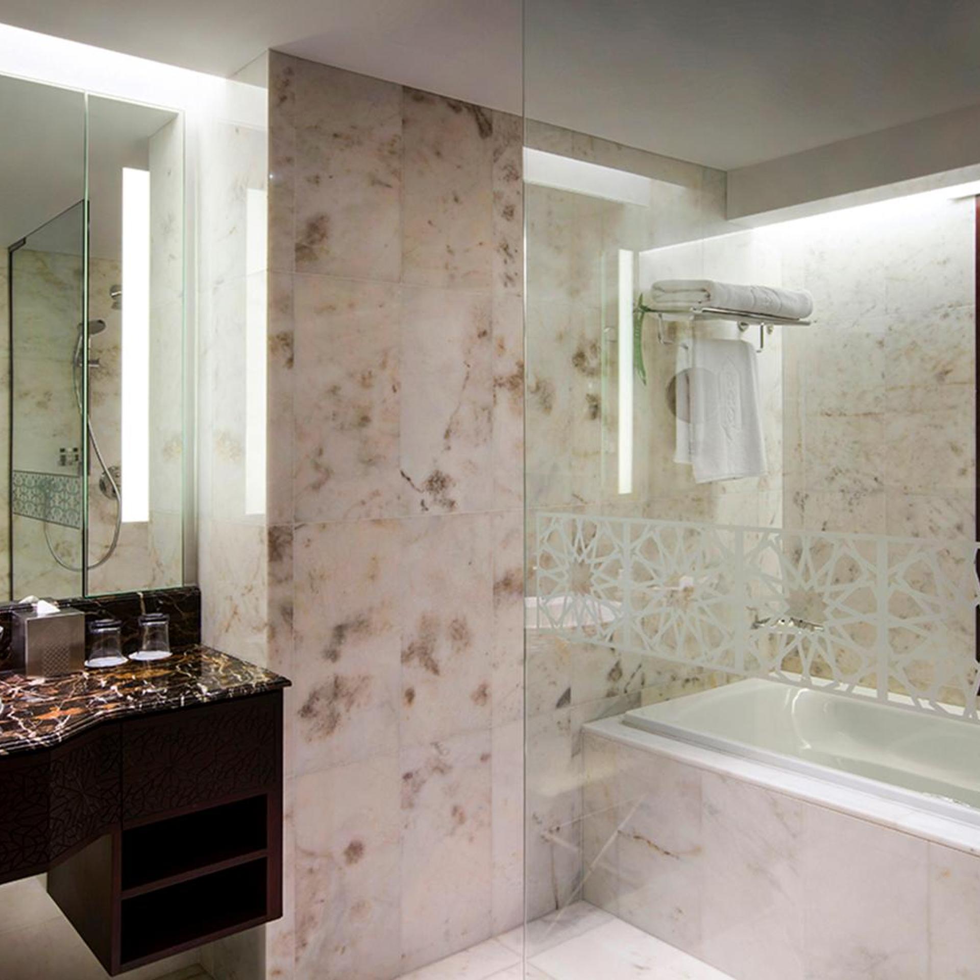 Premier, Bab Al Qasr Residence 3/3