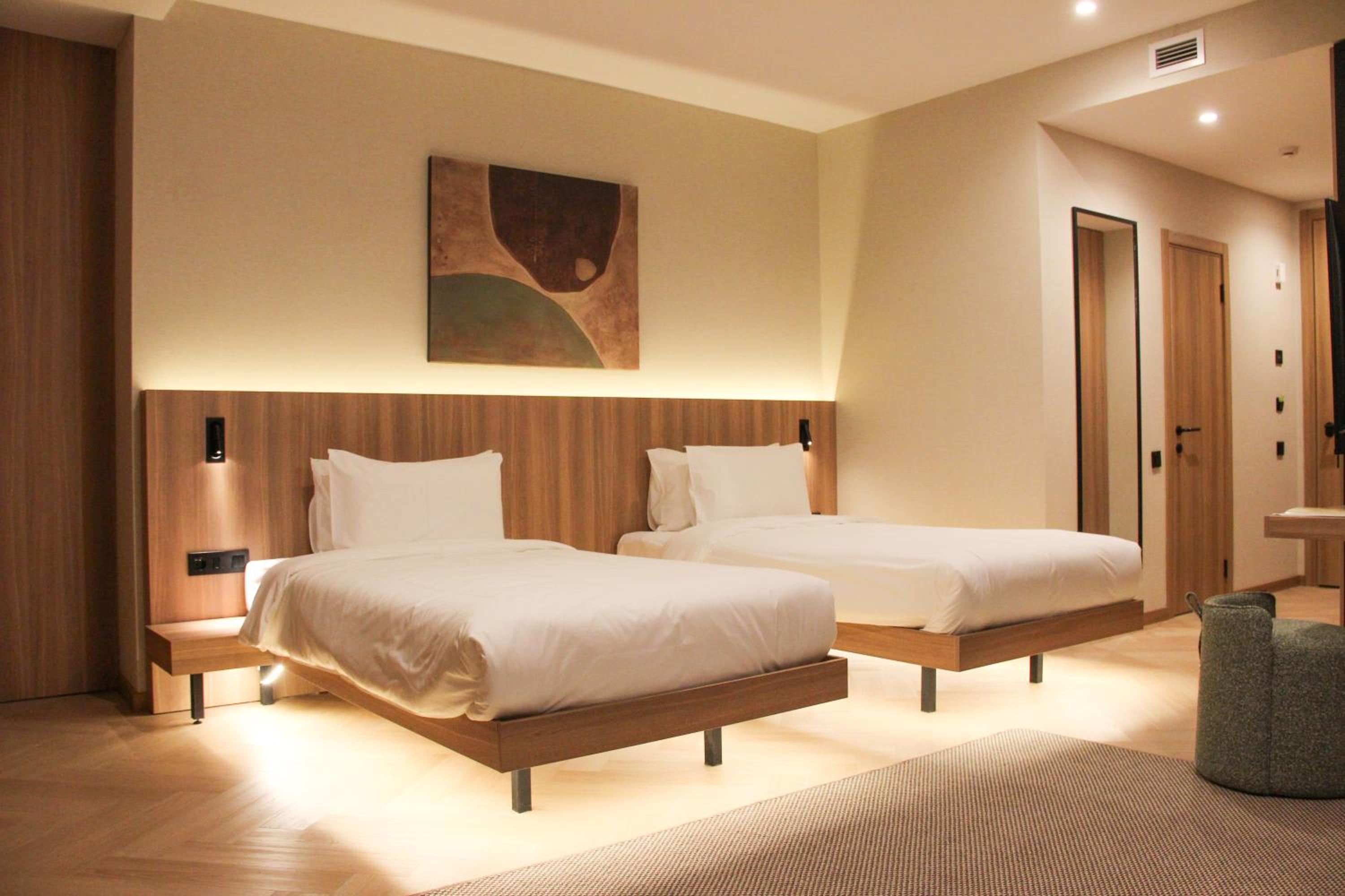 Resident Hotel Abay 10/23