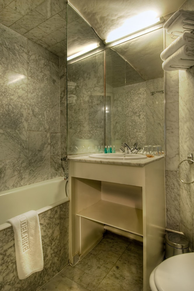 Hotel Baudelaire Opera 28/72