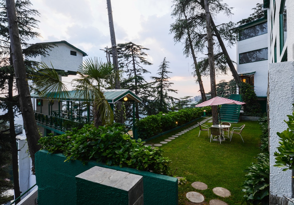 Honeymoon Inn 45/53