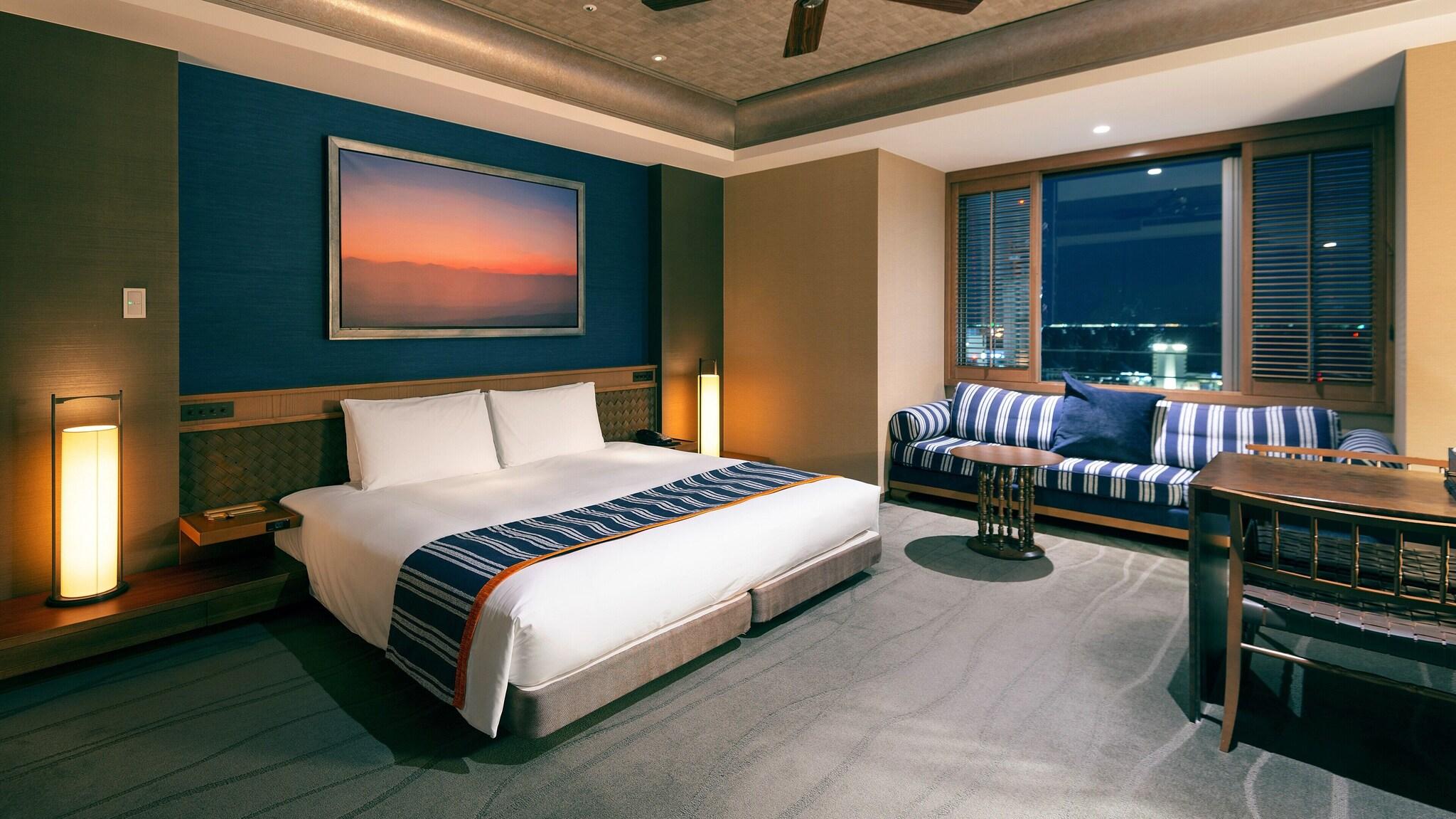 Club, Deluxe, King Bed, Harbour Side