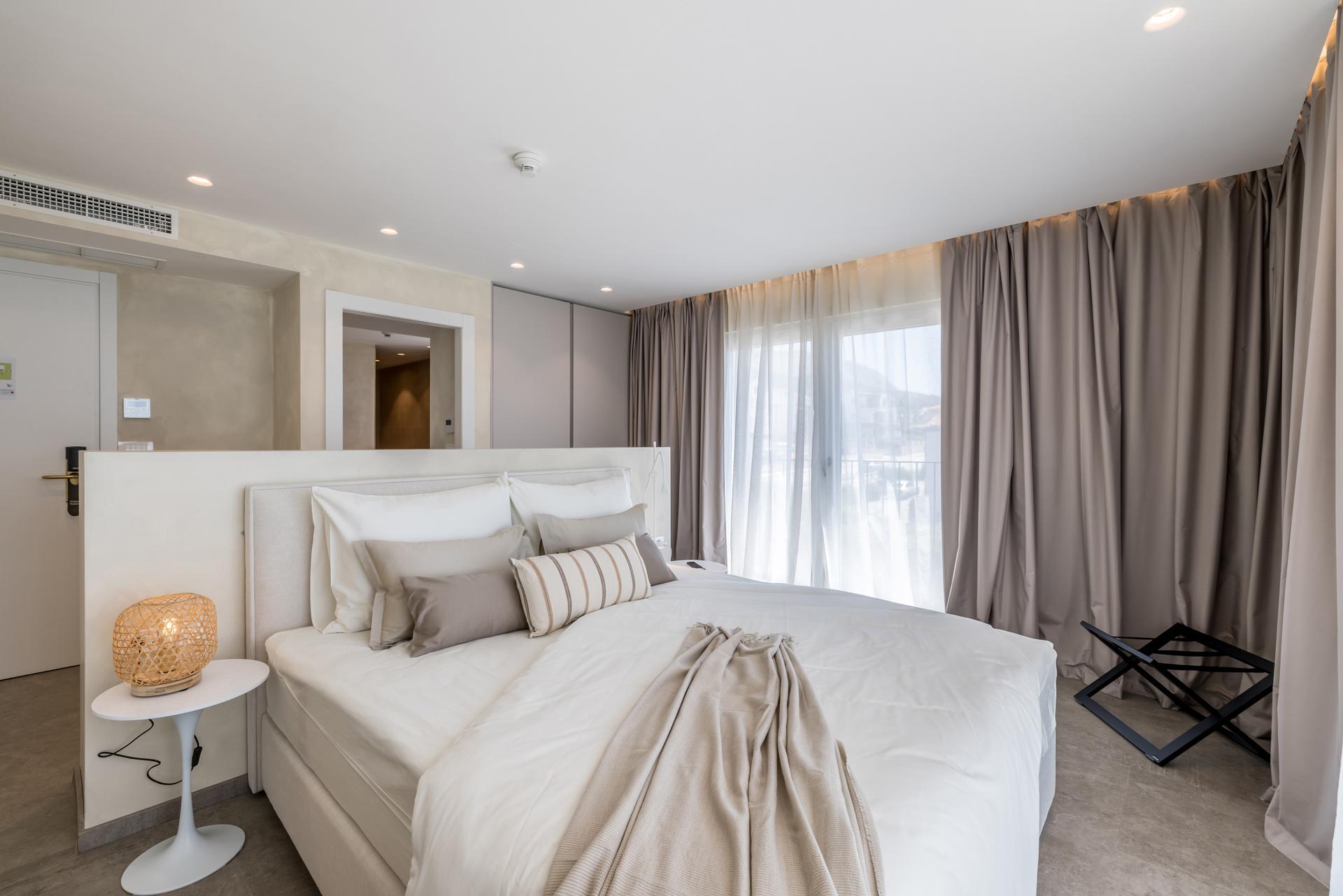 Senior, Suite, Sea View