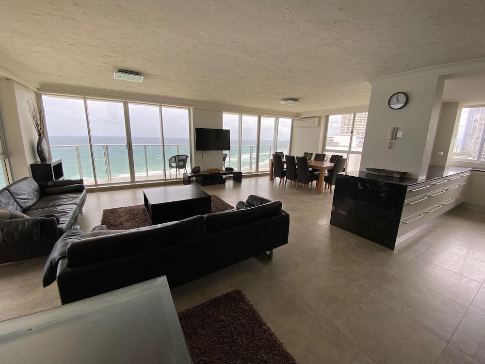 Hi Surf Beachfront Apartments 49/78