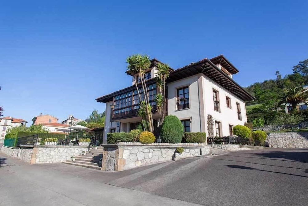Hotel La Boriza 38/50