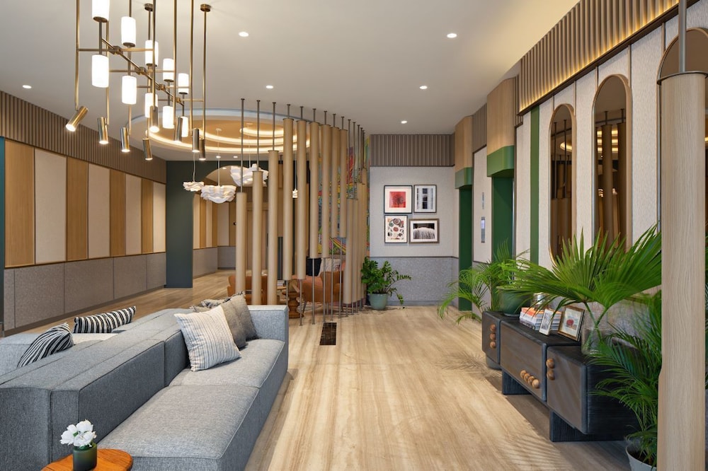 MaxOneHotels at Kota Harapan Indah Bekasi 18/32