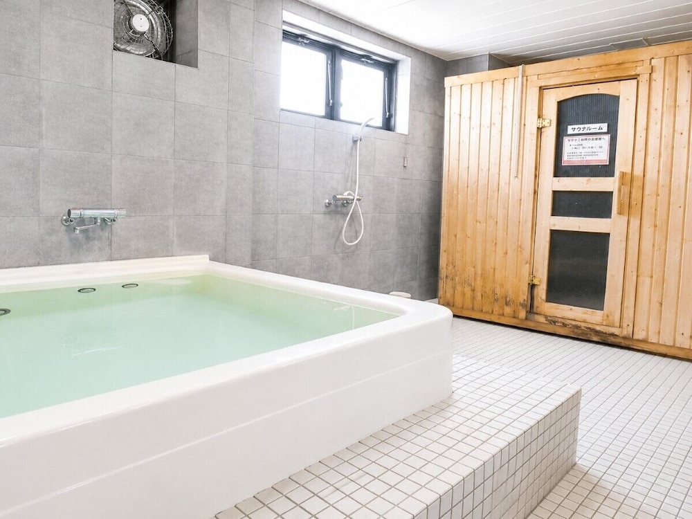 Center Hotel Mihara 38/69