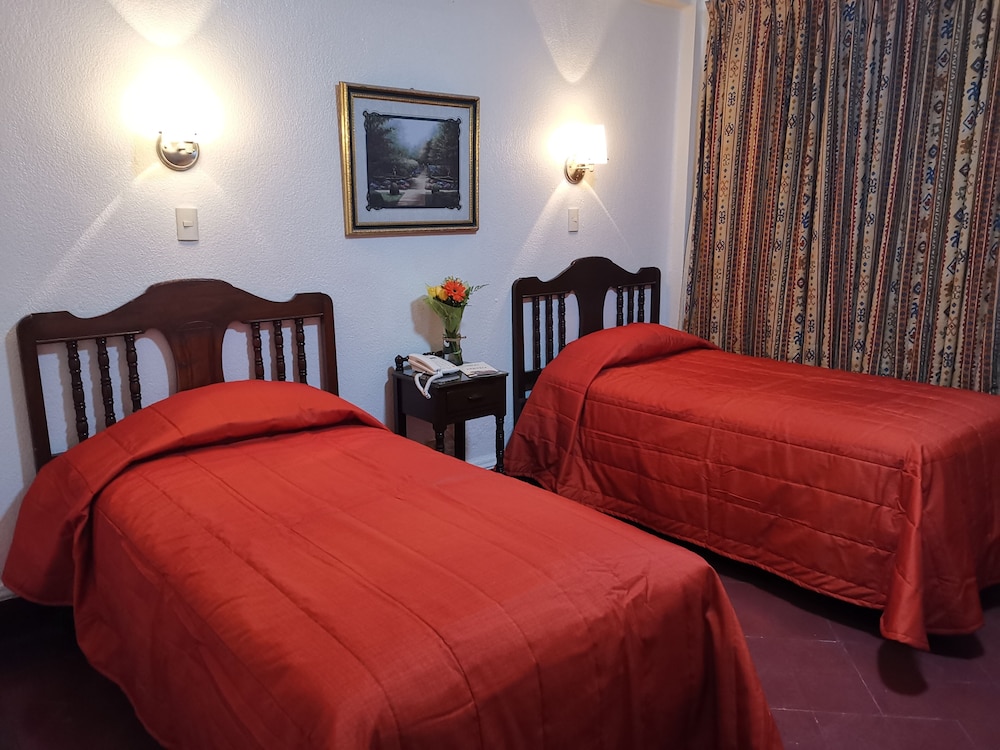 HOTEL 5A AVENIDA 7/34