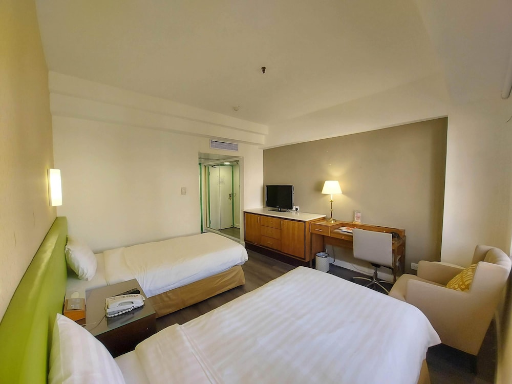 Silvermine Beach Resort 13/68