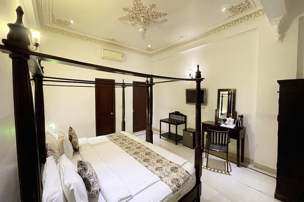PREMIUM, KING BED