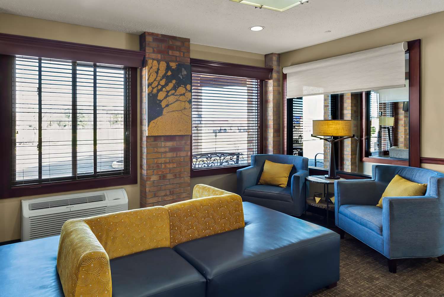 Best Western Lakewood Inn 28/37