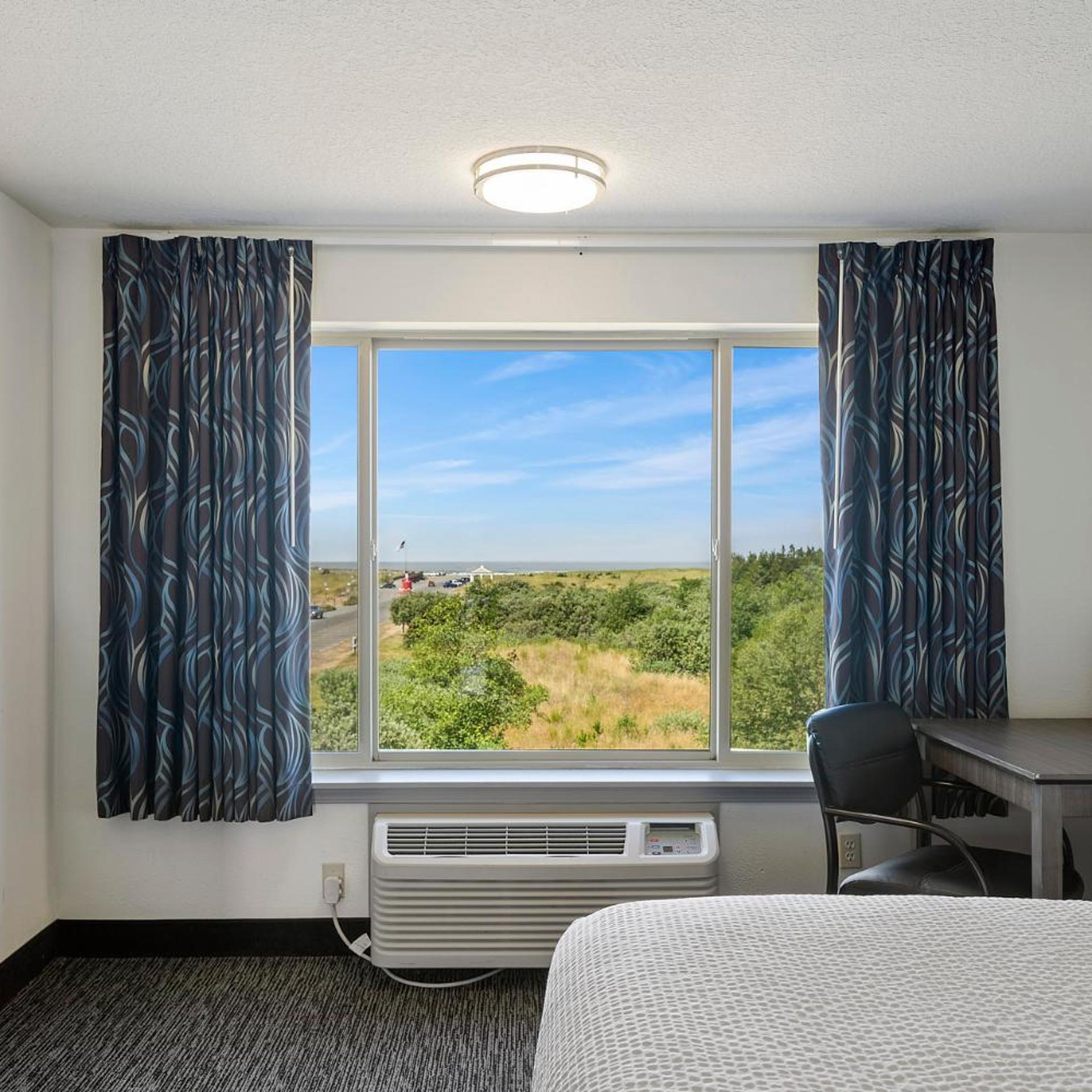 Cedars Ocean View Inn 18/35