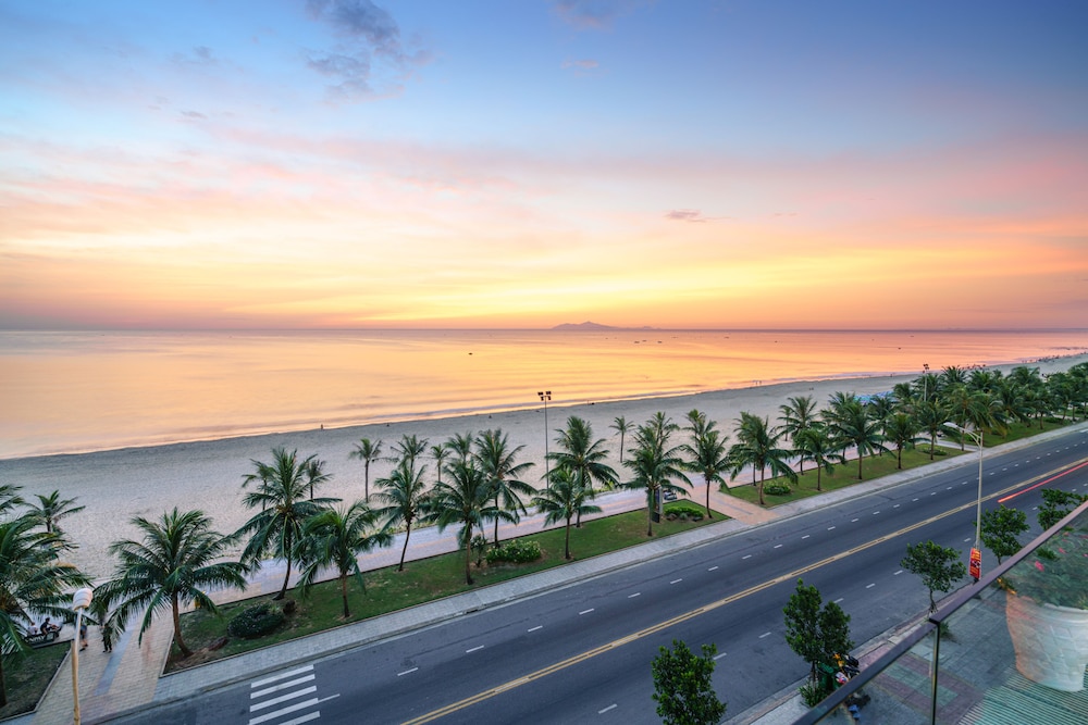 Serene Beach Hotel Danang 63/69