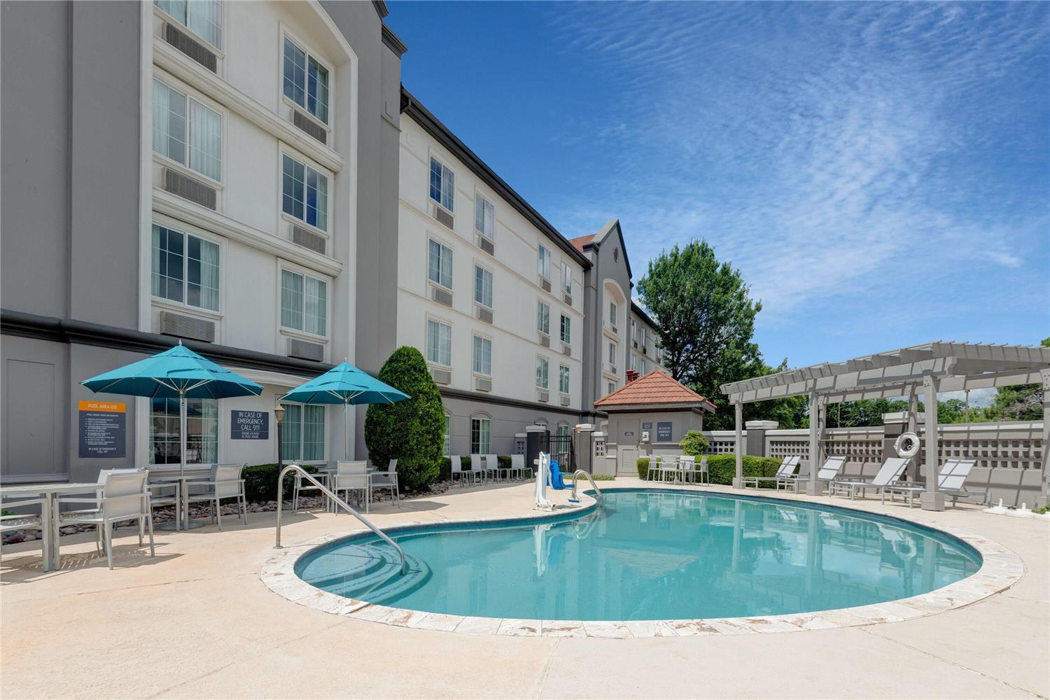 La Quinta Inn And Suites By Wyndham Sherman 26/29