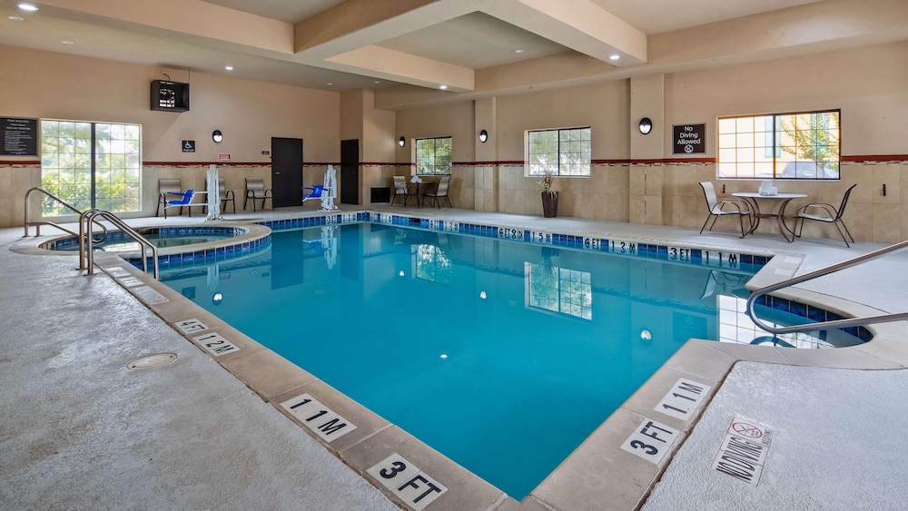 Best Western Plus Mansfield Inn & Suites 2/34