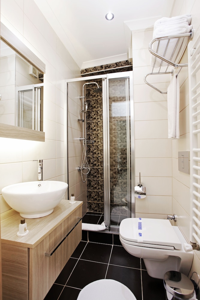 Kavalali Suites 42/50