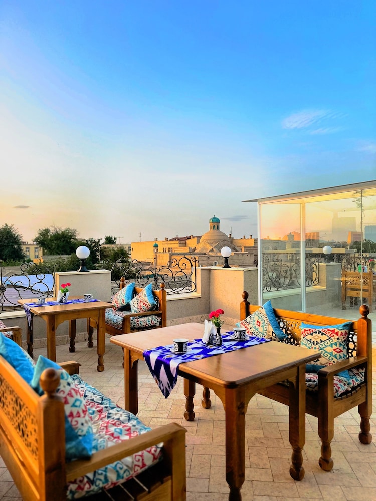 Bobosh Hotel 47/50
