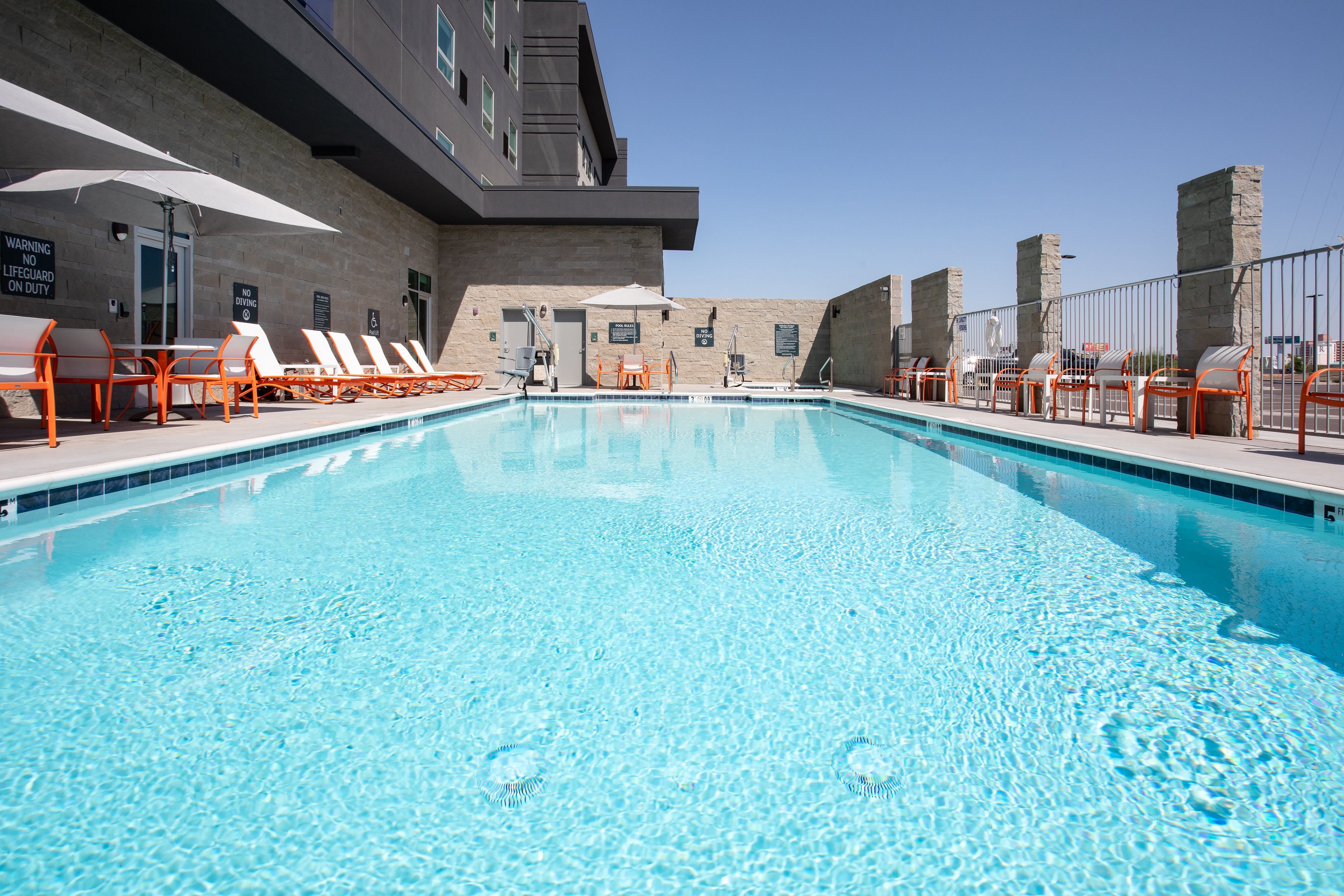 Holiday Inn Glendale - Stadium & Ent Dist 44/77