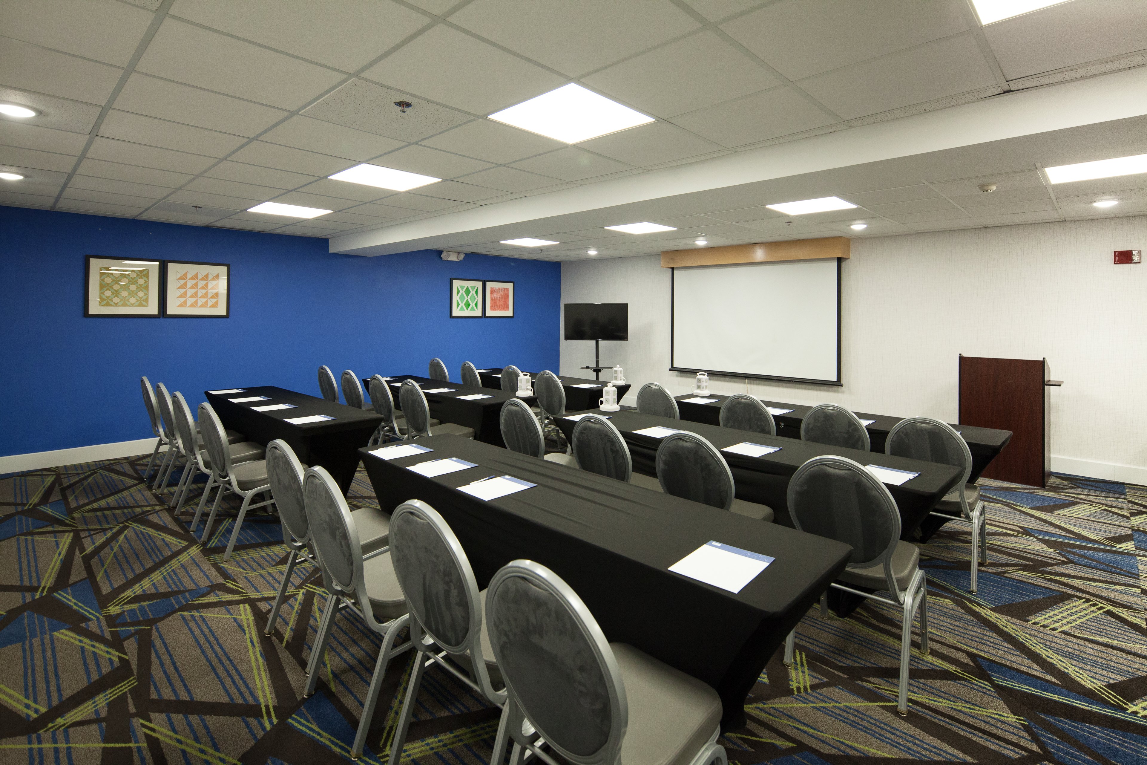 Holiday Inn Express & Suites Nashville - Brentwood I-65 36/40