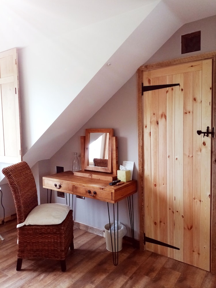 Worth House 18/66