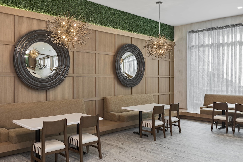 Springhill Suites By Marriott Downtown Greenville 54/63