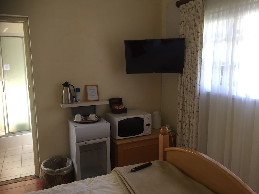 Howard's End Manor 28/50