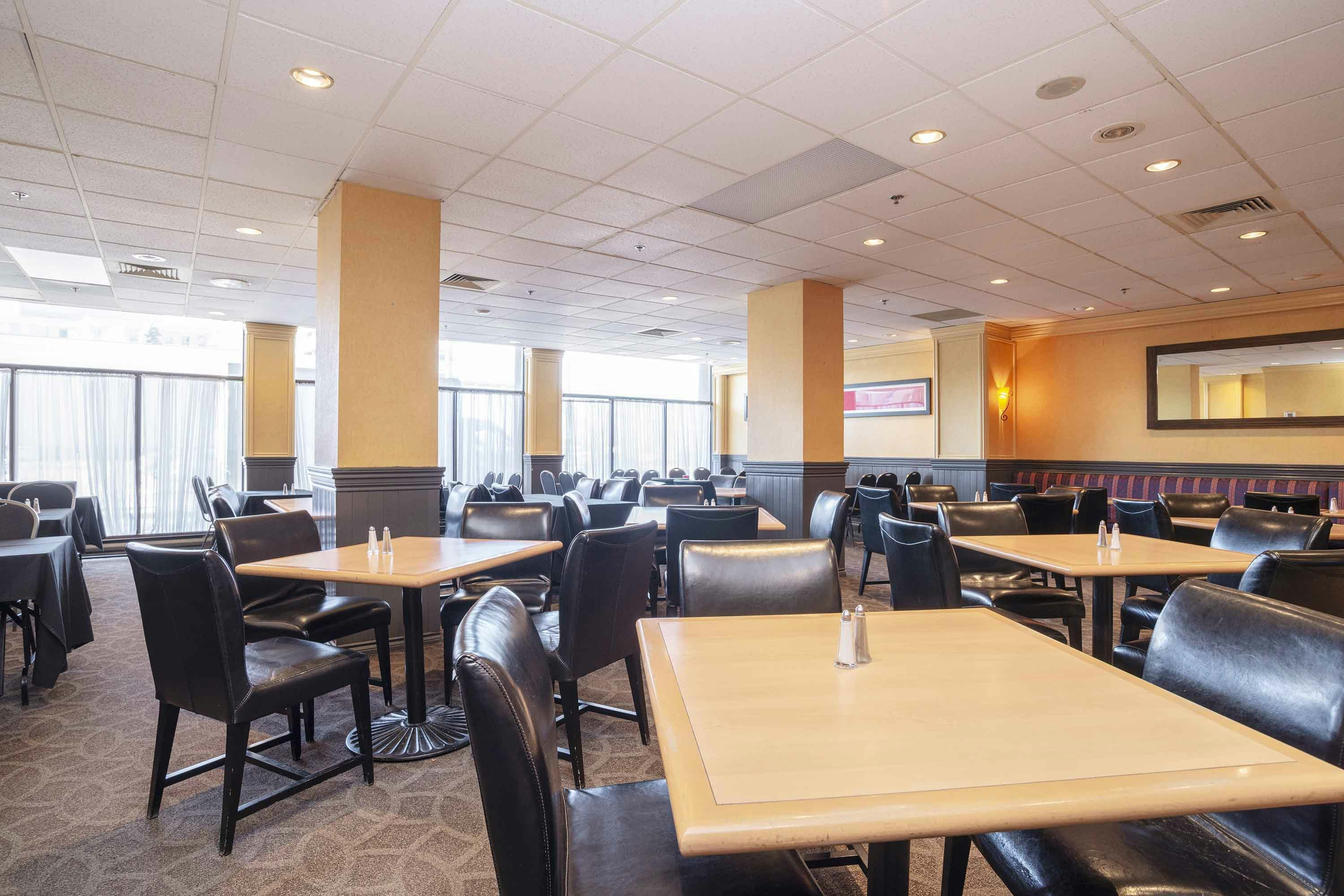 Sandman Hotel Montreal-Longueuil 30/52