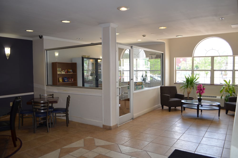 Microtel Inn &amp; Suites by Wyndham Union City/Atlanta Airport 20/37