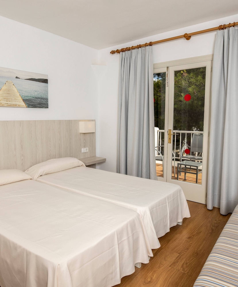 Hotel Club Es Talaial 33/68