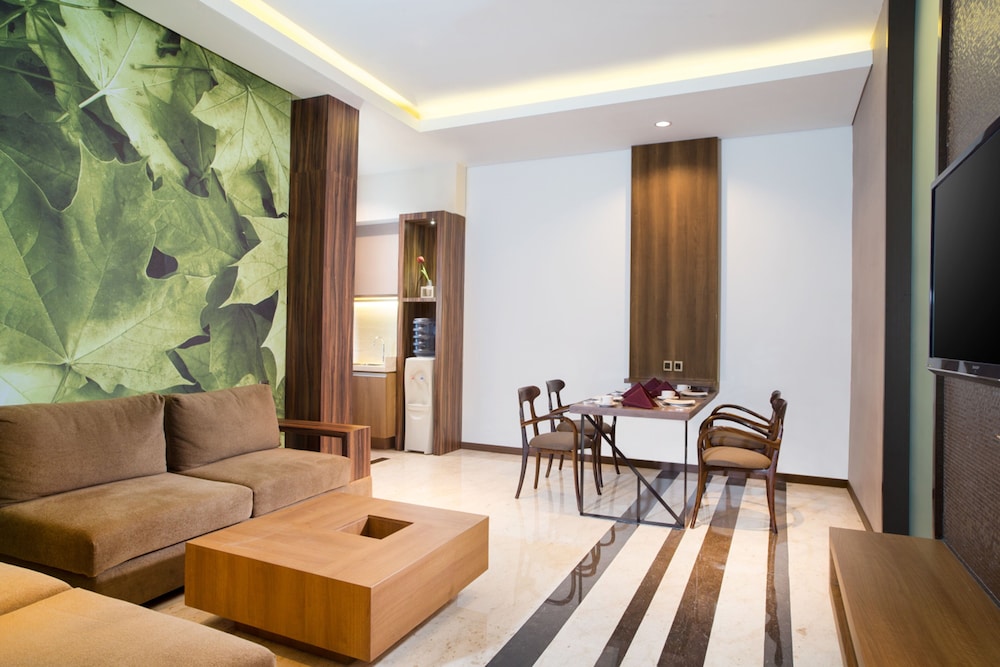 Holiday Inn Cikarang Jababeka 33/54