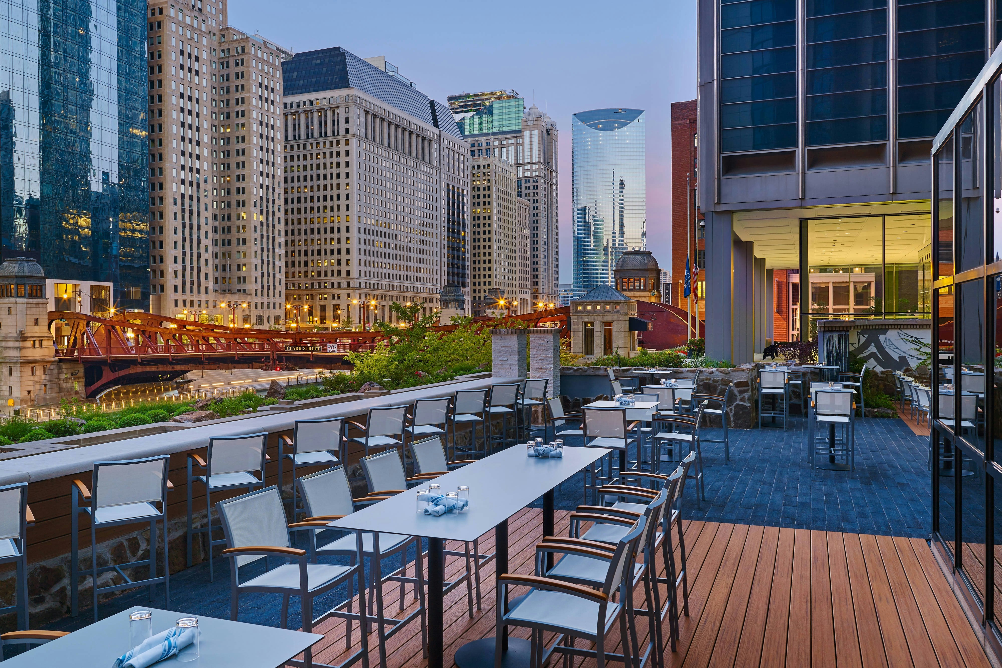 Westin Chicago River North 31/56