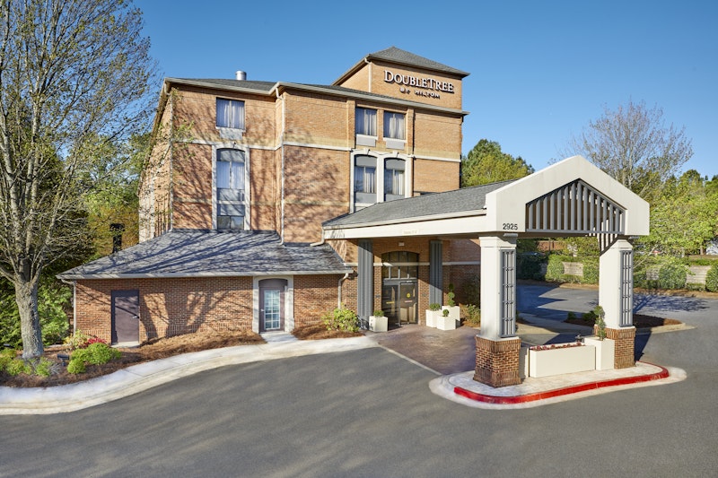 Doubletree By Hilton Alpharetta 18/19