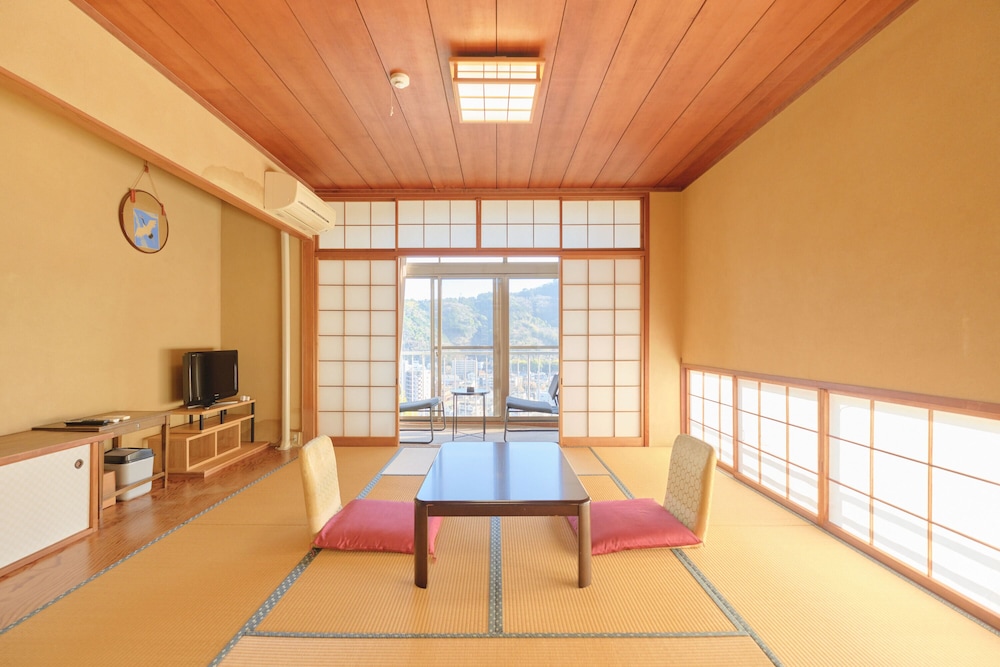 Open-Air Hot Spring Ryokan -Suikoen- [VR] 10/46